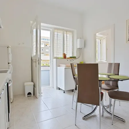 Apartment Istarska Διαμέρισμα *