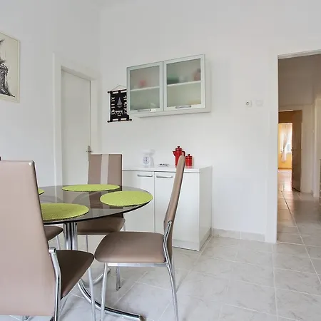 Apartment Istarska Διαμέρισμα *