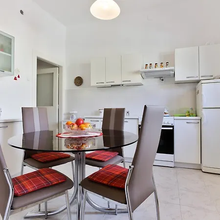 Apartment Istarska Διαμέρισμα *