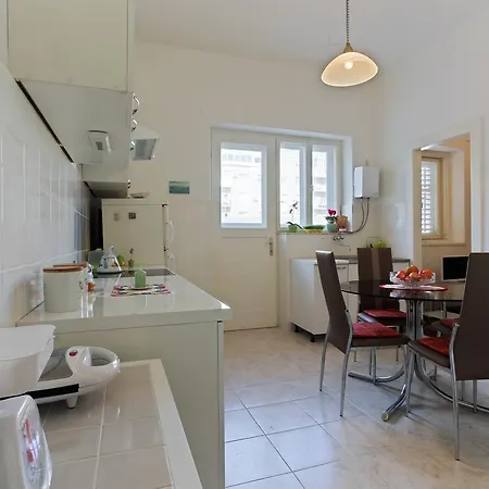 Apartment Istarska Διαμέρισμα *